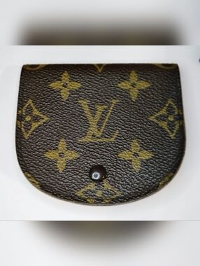 EUC Louis Vuitton Coin Pouch - Classic Monogram w/LV Box